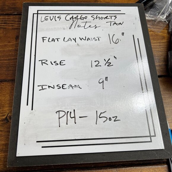 Levi’s Cargo Shorts men’s size 30 (measures 32) beige utility pockets outdoors - Picture 11 of 11